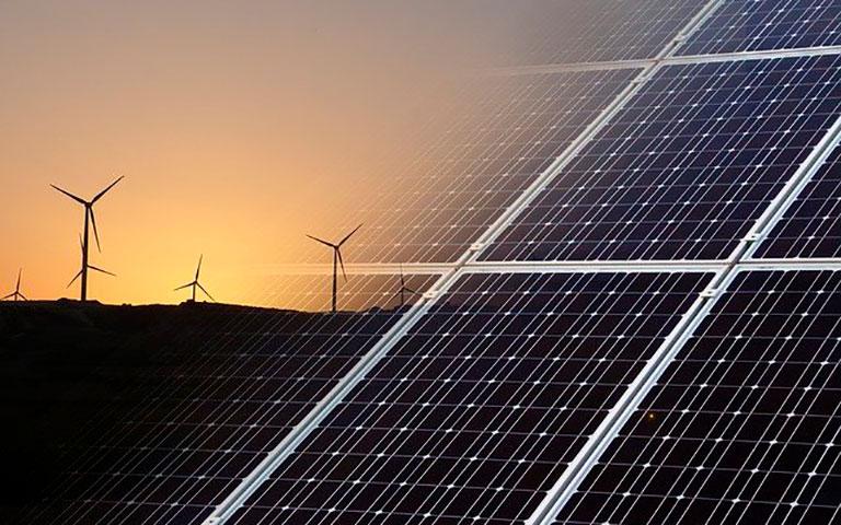 PLACAS SOLAR E TORRE EÓLICA